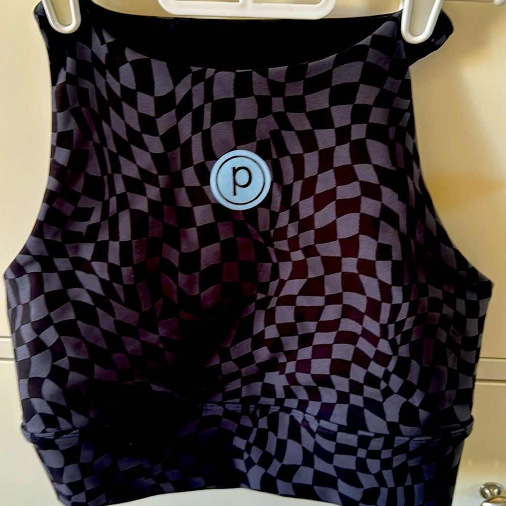 Workout performance top W wear it to heart